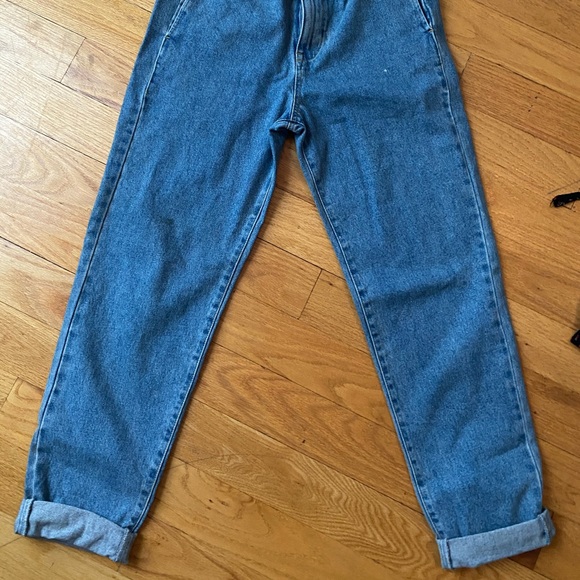 Forever 21 high waisted mom jeans - Picture 2 of 4